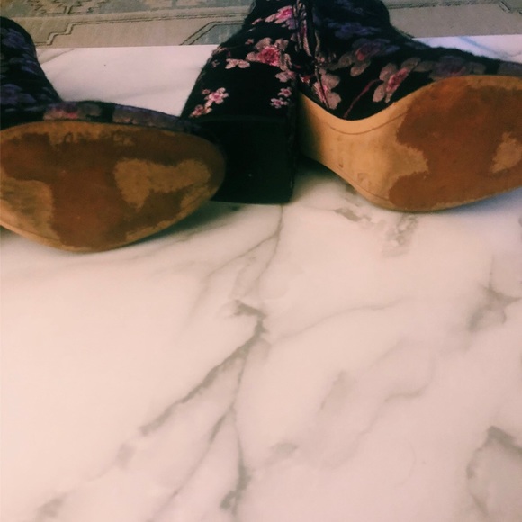 Sam Edelman floral booties! - Picture 3 of 4
